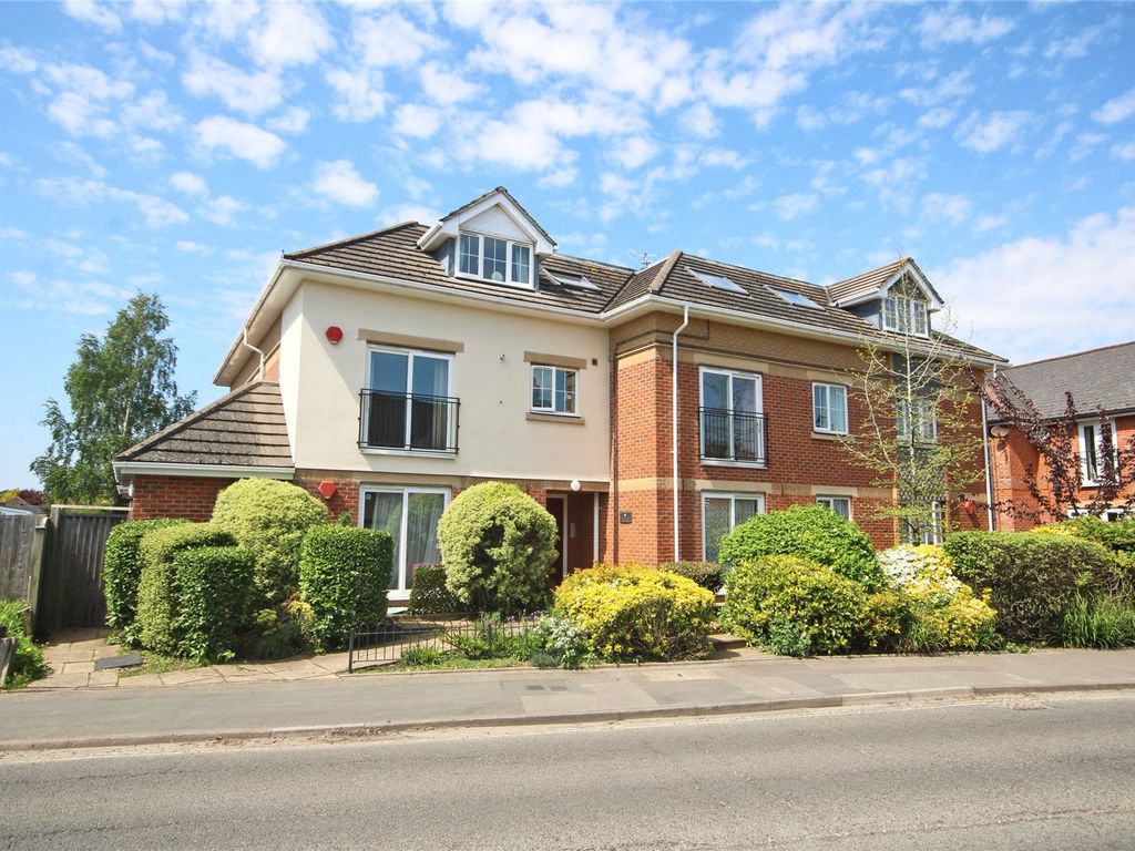 2 bed flat for sale in Fernhill Lane, New Milton, Hampshire BH25, £