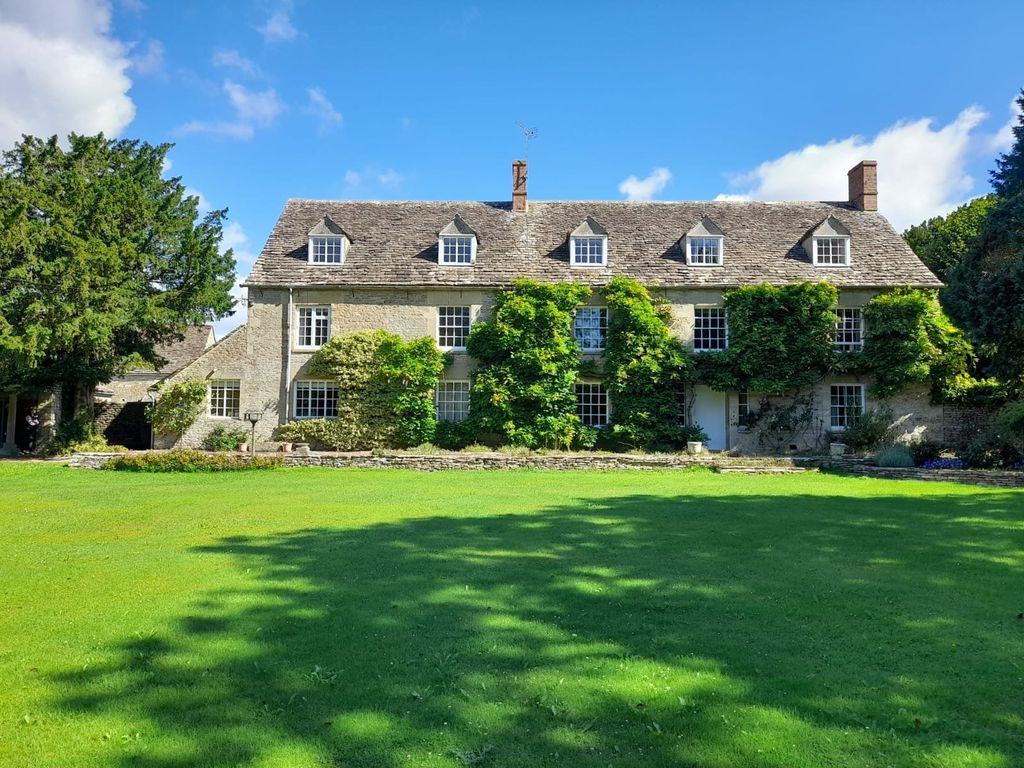 Detached house to rent in Preston, Cirencester, Gloucestershire GL7, £