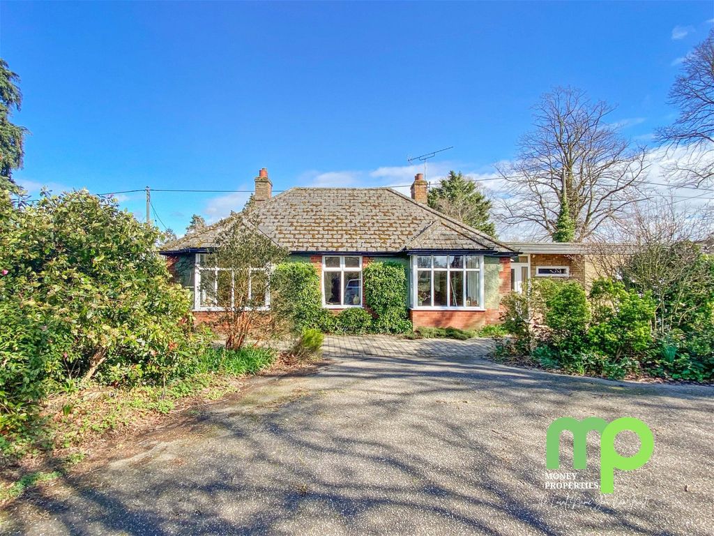 4 bed bungalow for sale in Buxton Road, Spixworth NR10 Zoopla