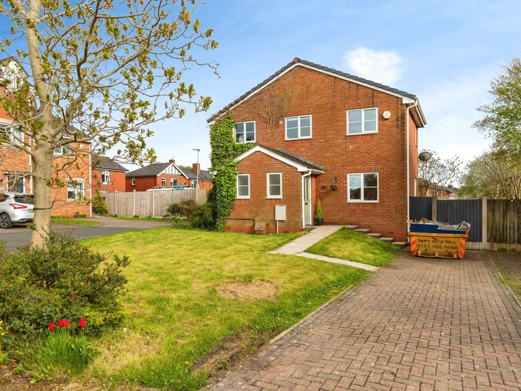3 bed detached house for sale in Hayling Close, Brandlesholme, Bury
