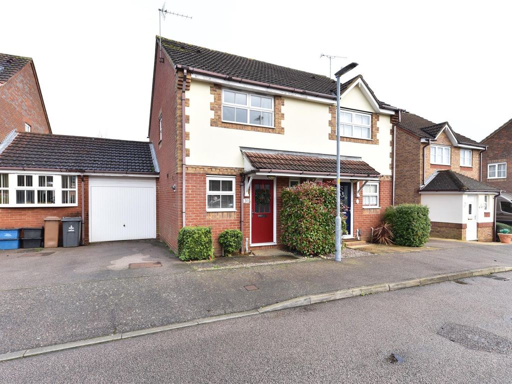 2 bed semidetached house for sale in Neptune Gate, Stevenage SG2, £