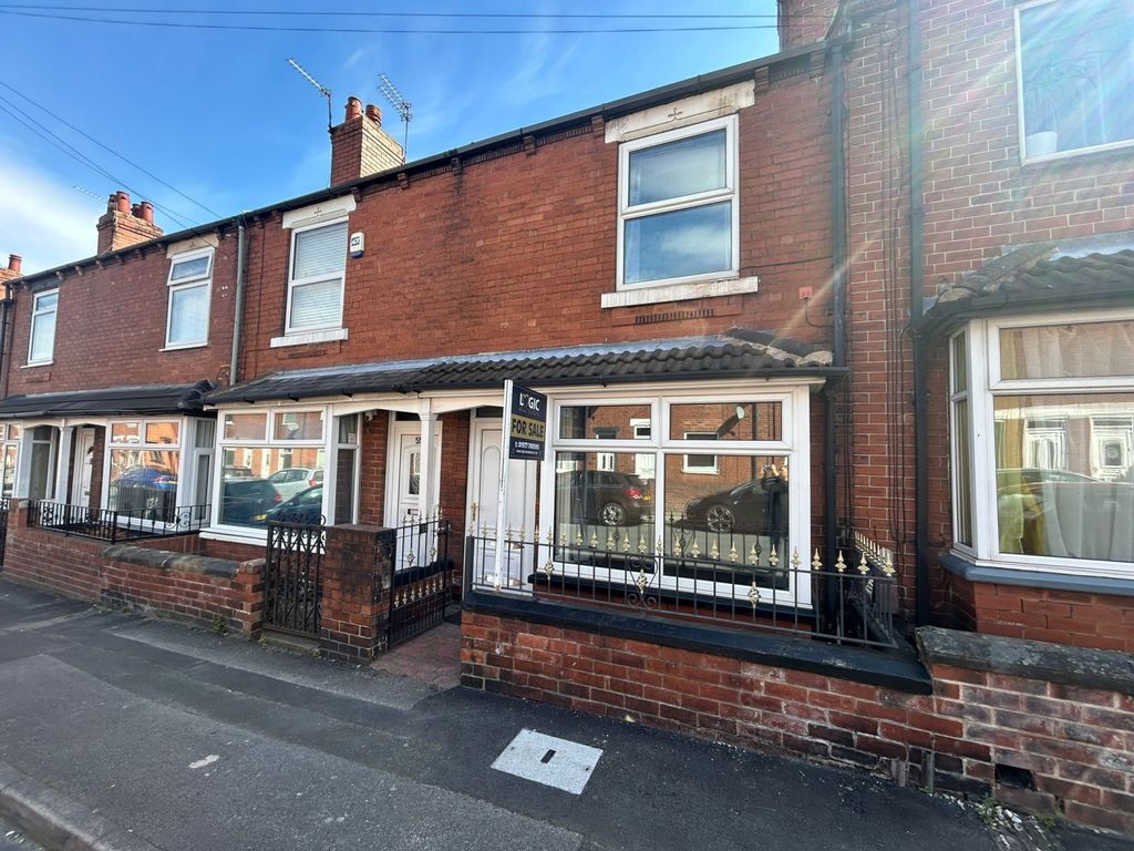 2 bed terraced house for sale in Briggs Avenue, Castleford, West