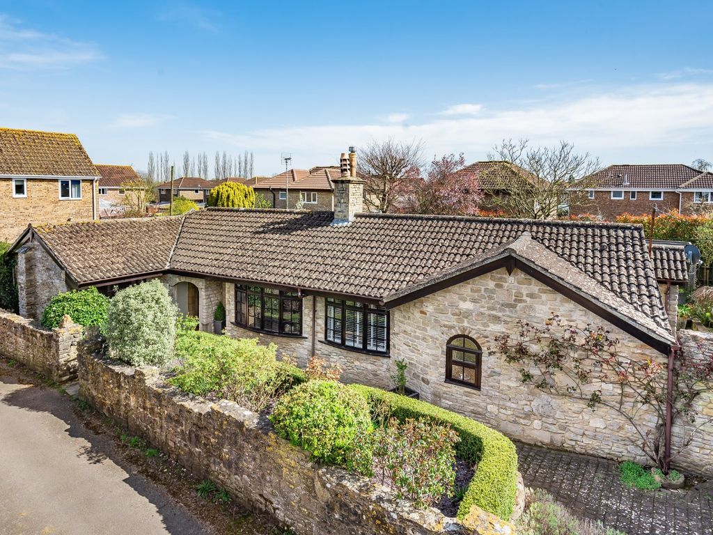 4 bed bungalow for sale in West Mill Lane, Cricklade, Wiltshire SN6