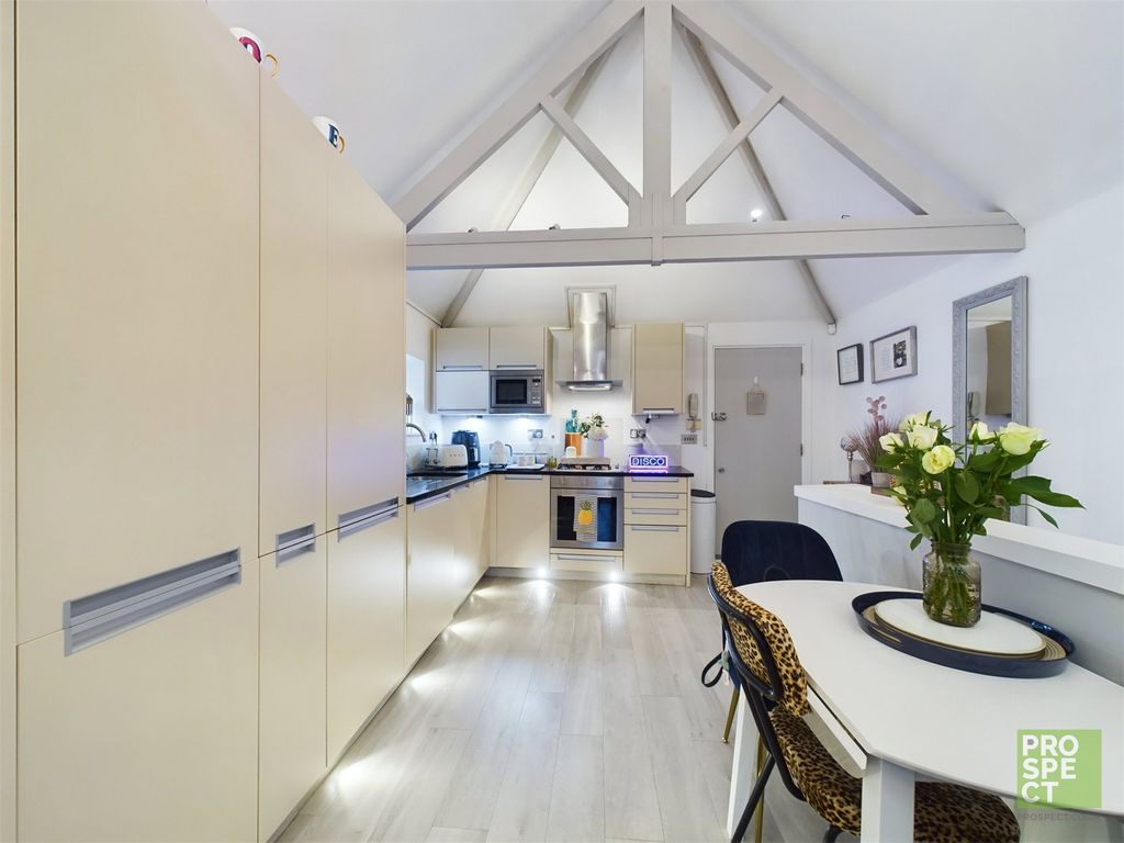 2 bed for sale in Boulters Lock Island, Maidenhead