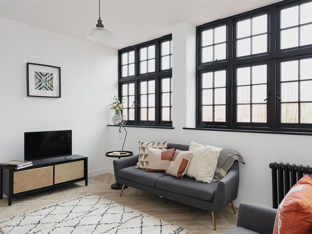 New home, 2 bed flat for sale in Chalk Hills House, Bell Street