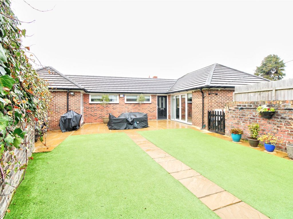 2 bed bungalow for sale in Cambridge Avenue, Crosby, Liverpool
