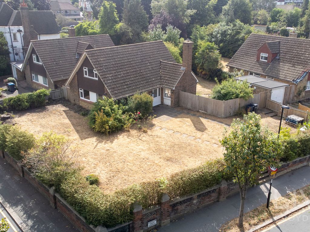 4 bed detached house for sale in Coombe Road, Croydon CR0 Zoopla