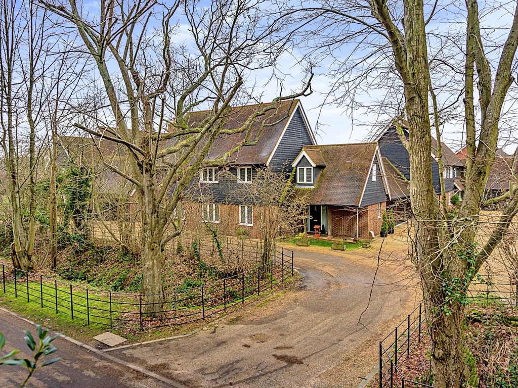 4 bed detached house for sale in Malthouse Lane, Horley RH6 Zoopla
