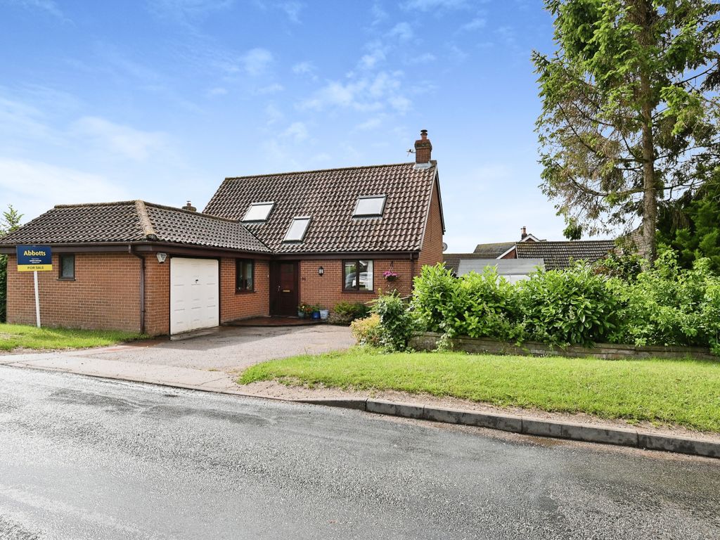 2 bed bungalow for sale in Norwich Road, Barnham Broom, Norwich