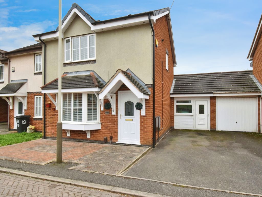 3 bed semidetached house for sale in Firestone Close, Leicester