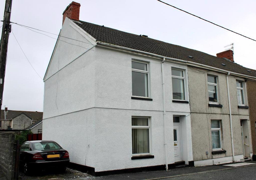 2 bed end terrace house for sale in 70 Stepney Road, Burry Port SA16, £