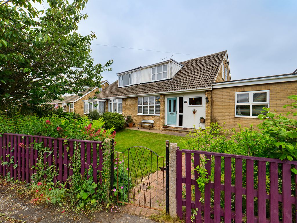 4 bed semidetached house for sale in St. Martins Road, Thorngumbald