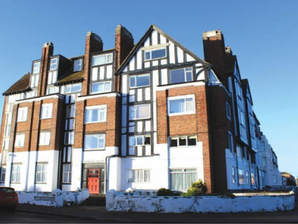 2 bed flat to rent in Eastern Esplanade, Cliftonville, Margate, Kent