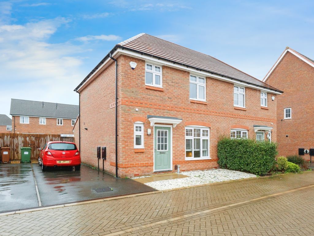 3 bed semidetached house for sale in Eastbourne Crescent, Stockport
