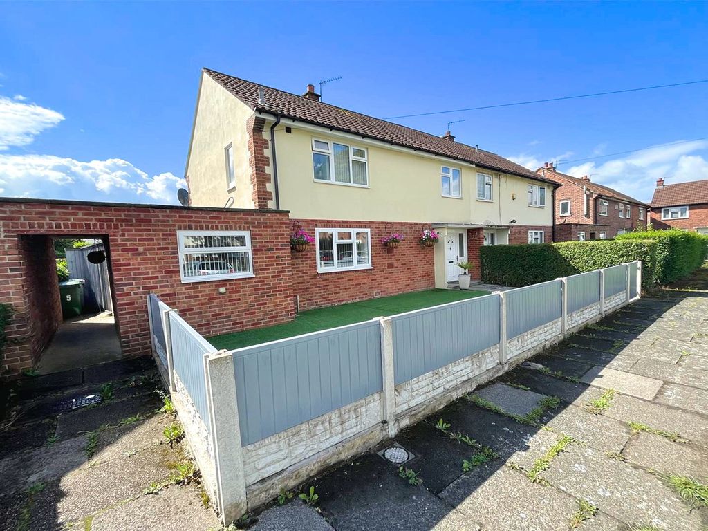 4 bed semidetached house for sale in Neston Avenue, Sale M33 Zoopla