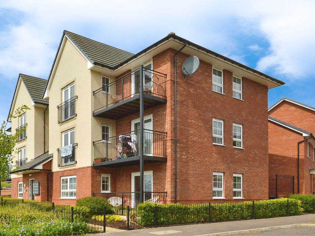 2 bed flat for sale in Cicero Crescent, Fairfields, Milton Keynes MK11