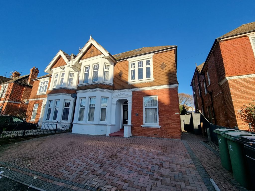 6 bed semidetached house for sale in Dorset Road, BexhillOnSea TN40