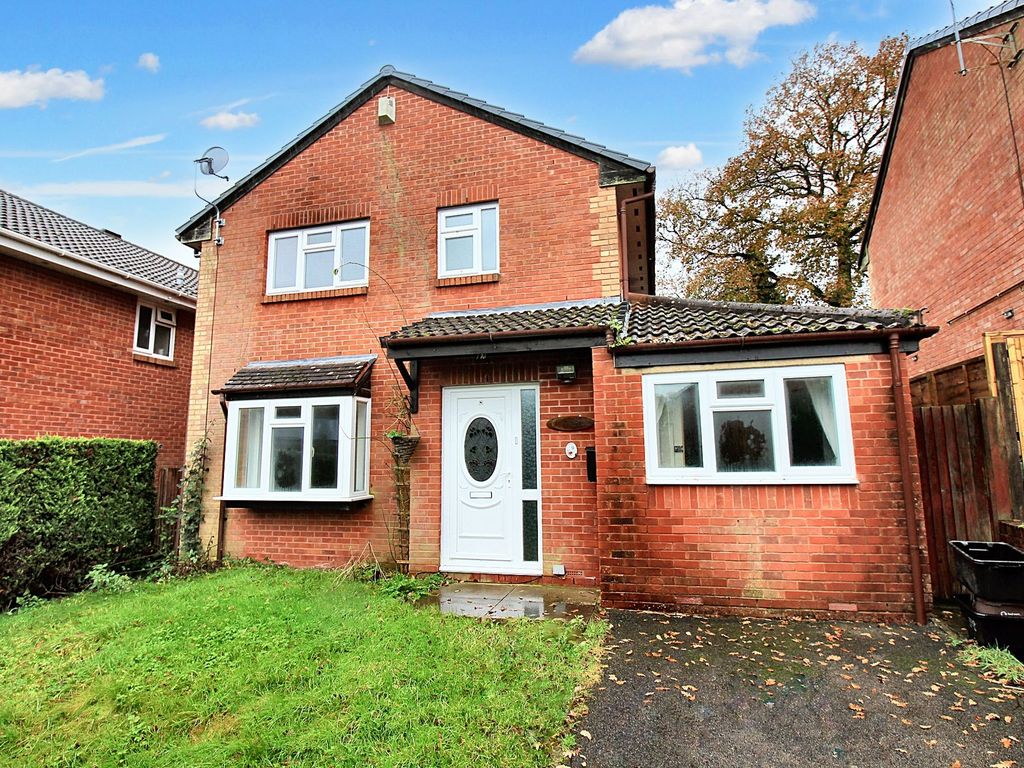 4 bed detached house for sale in Ullswater Avenue, West End SO18, £