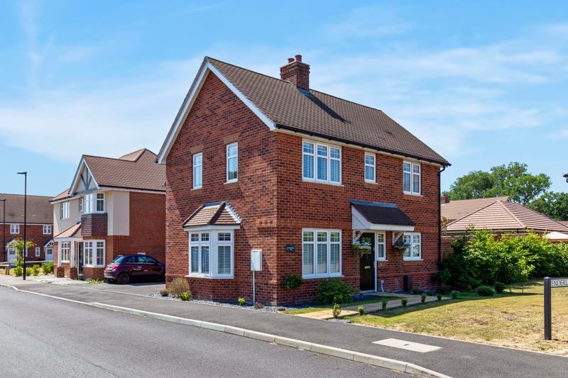 3 bed detached house for sale in West Brook View, Emsworth PO10, £