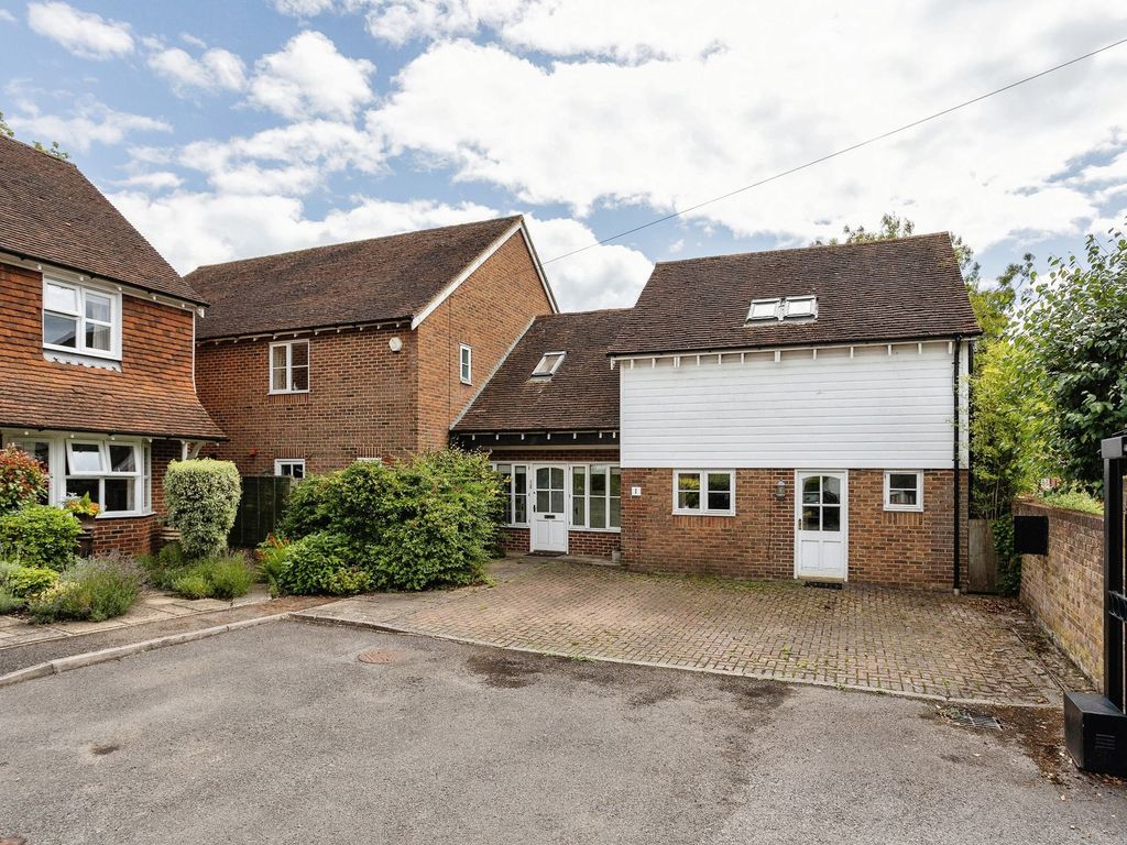 6 bed detached house for sale in Bridewell Lane, Tenterden TN30, £