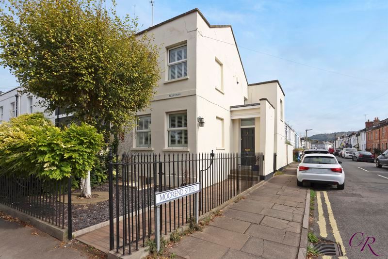 3 bed end terrace house for sale in Shurdington Road, Leckhampton