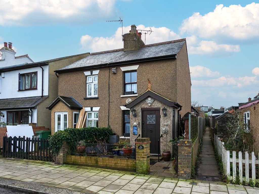 2 bed semidetached house for sale in Lower Paddock Road, Watford, Hertfordshire WD19, £495,000