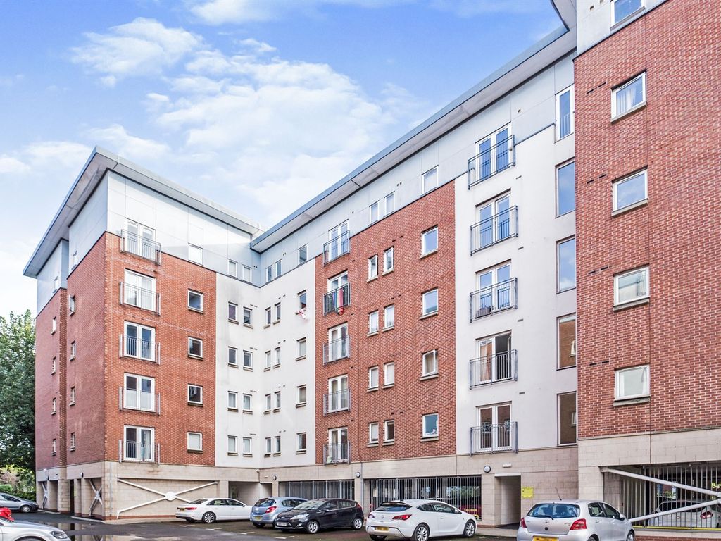3 bed flat for sale in Walker House, 6 Elmira Way, Salford Quays M5