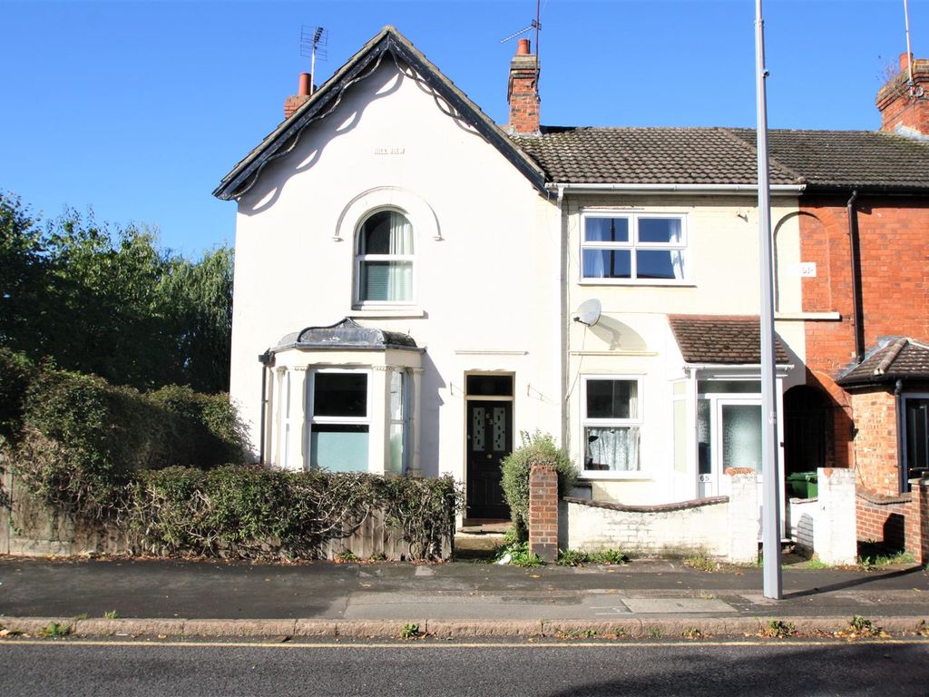 3 bed end terrace house for sale in Victoria Road, Bletchley, Milton