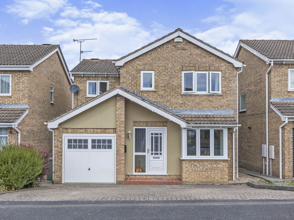 4 bed detached house for sale in Greenacre Avenue, Heanor DE75, £