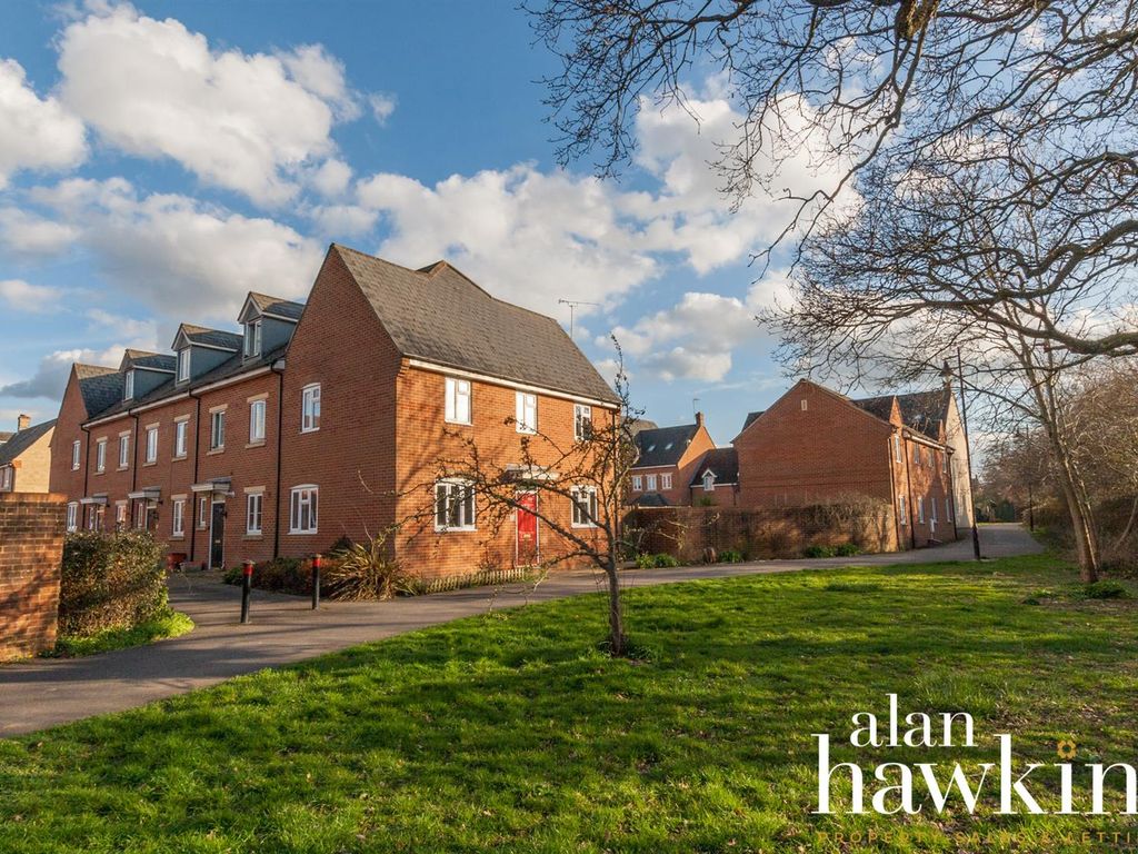 3 bed end terrace house for sale in Ursa Way, Swindon SN25 Zoopla