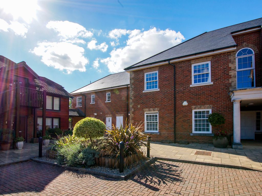 2 bed flat to rent in Runcton Lane, Runcton, Chichester PO20 Zoopla