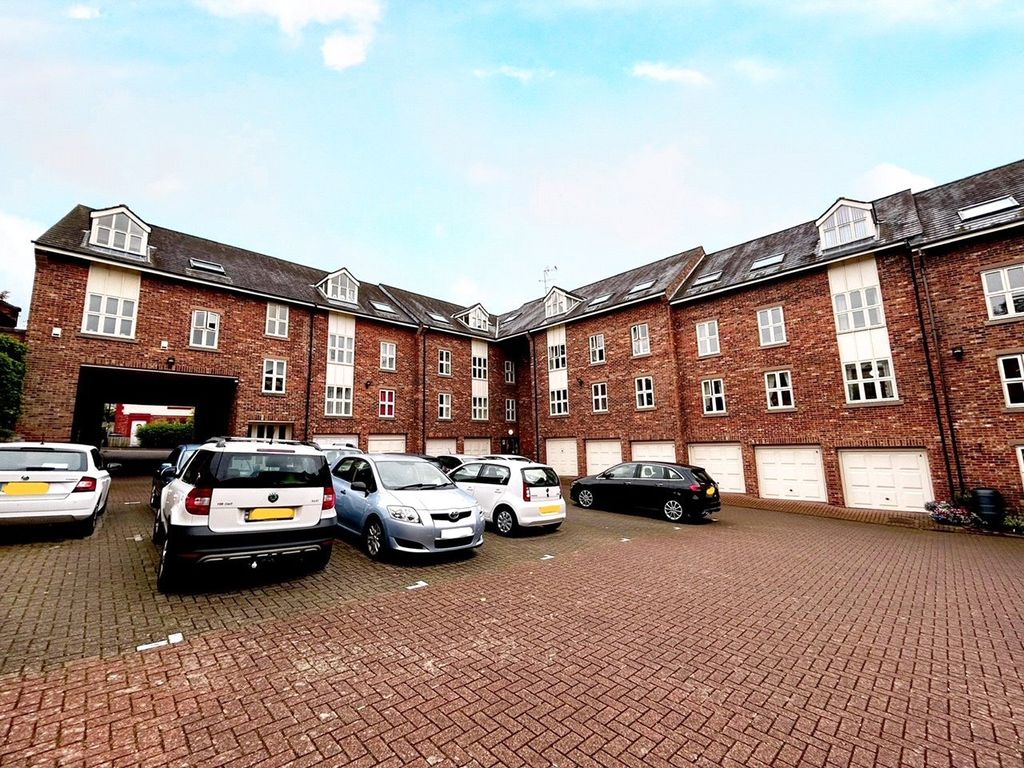 2 bed flat for sale in New Elvet, Durham DH1, £120,000 Zoopla