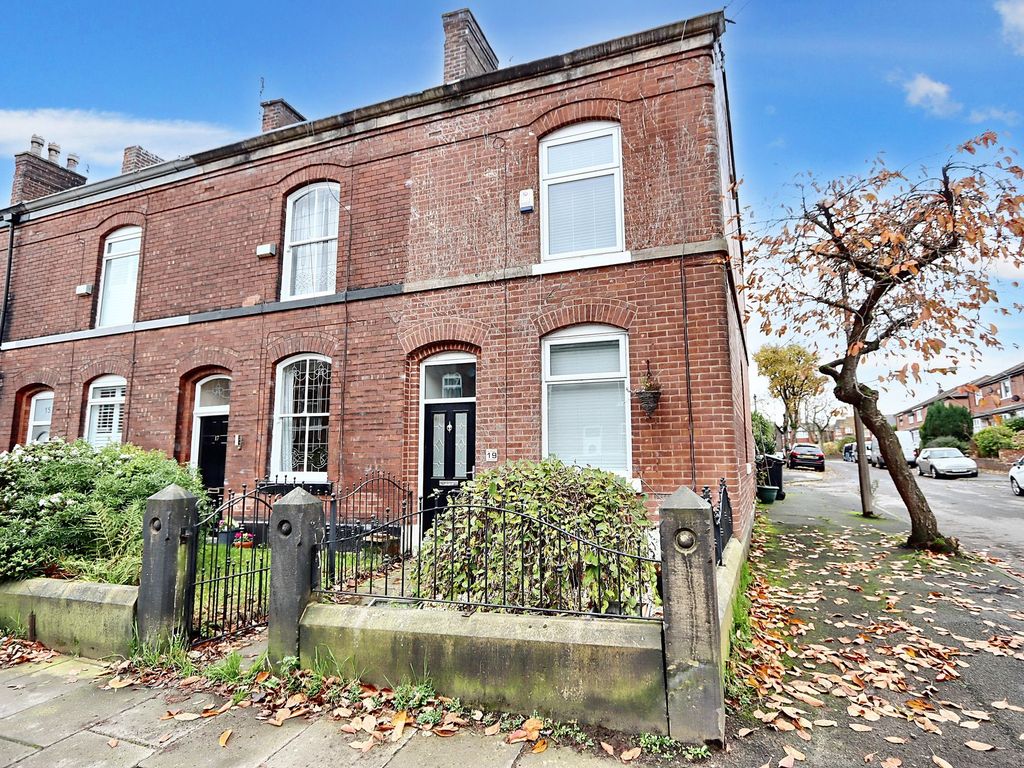 3 bed end terrace house for sale in Nipper Lane, Whitefield M45, £