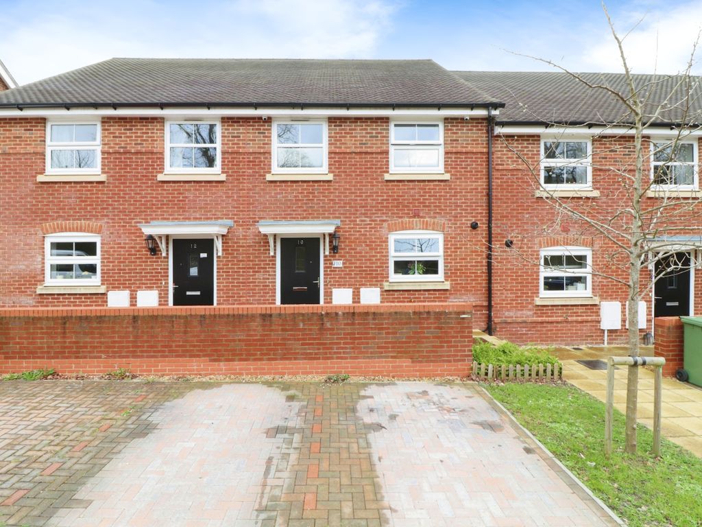 3 bed terraced house for sale in Plough Lane, Petersfield, Hampshire