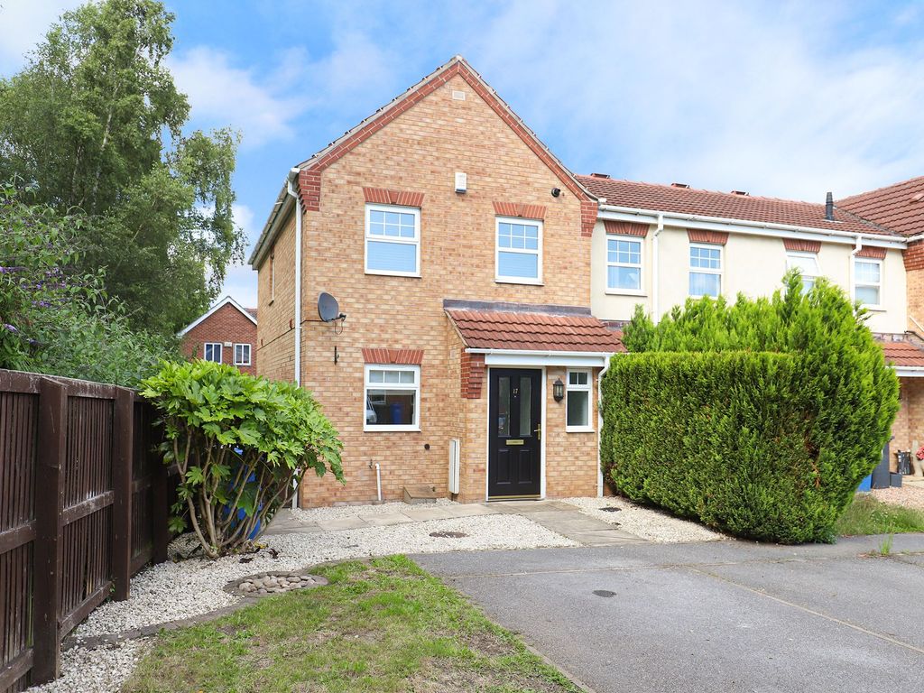 3 bed town house to rent in Kariba Close, Chesterfield S41 Zoopla