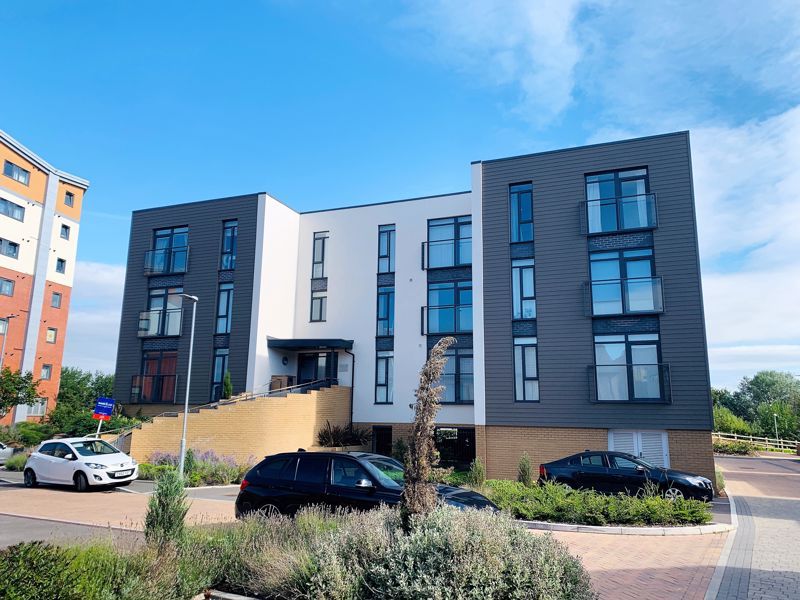 2 bed flat to rent in Firepool Crescent, Taunton TA1, £1,050 pcm Zoopla