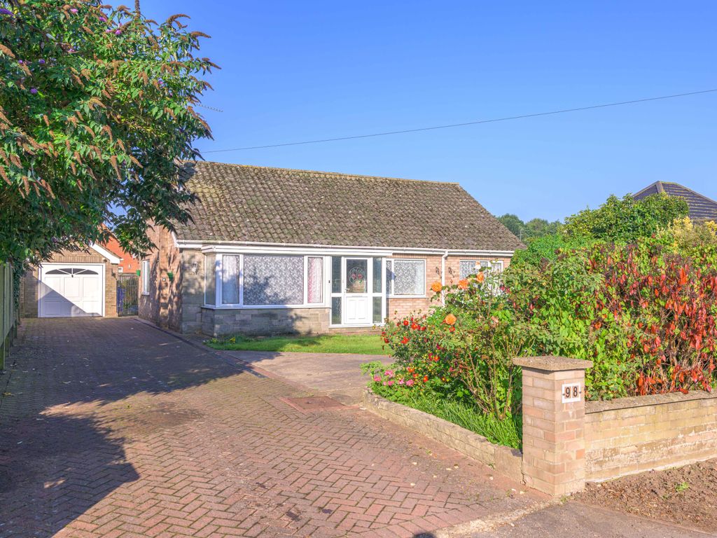 2 bed detached bungalow for sale in Tattershall Road, Boston PE21, £