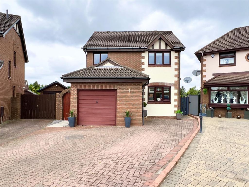 3 bed detached house for sale in Oakdene Crescent, Newarthill
