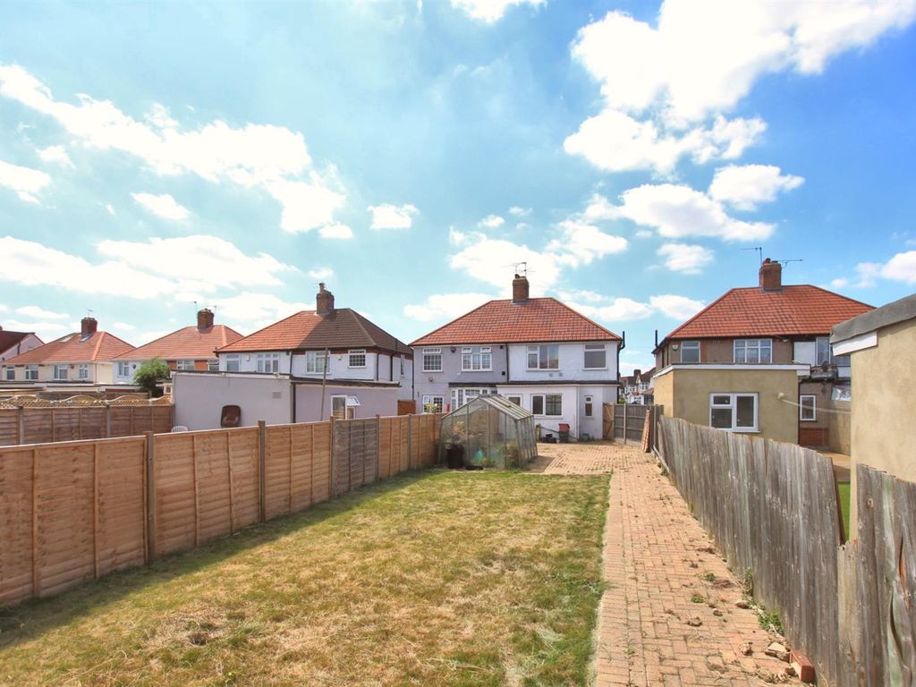 3 bed semidetached house for sale in Clairvale Road, Heston TW5, £