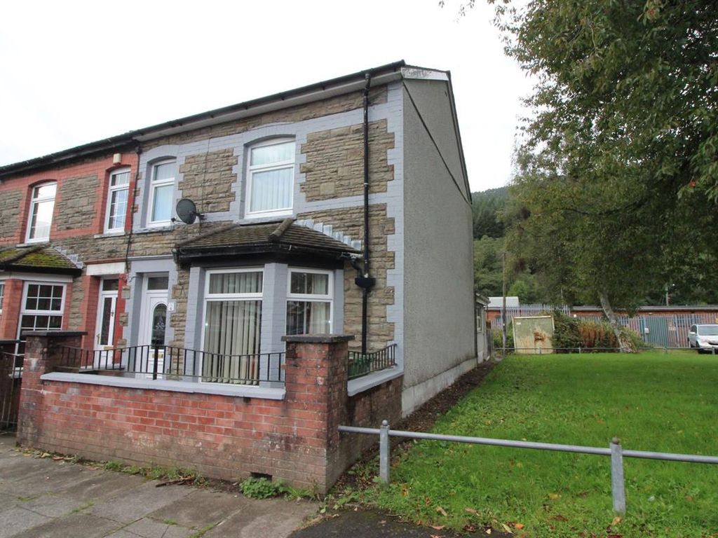 3 bed terraced house to rent in Penllwyn Street, Cwmfelinfach, Ynysddu