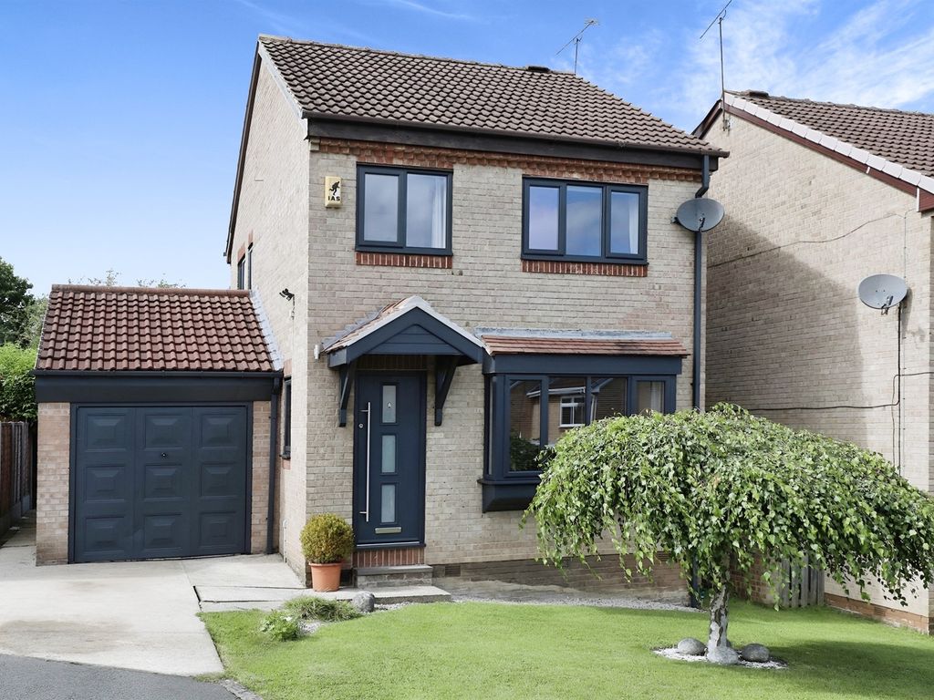 3 bed detached house for sale in Elcroft Gardens, Sothall, Sheffield
