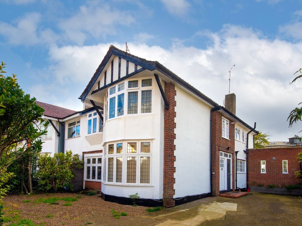 Hendale Avenue, London NW4  