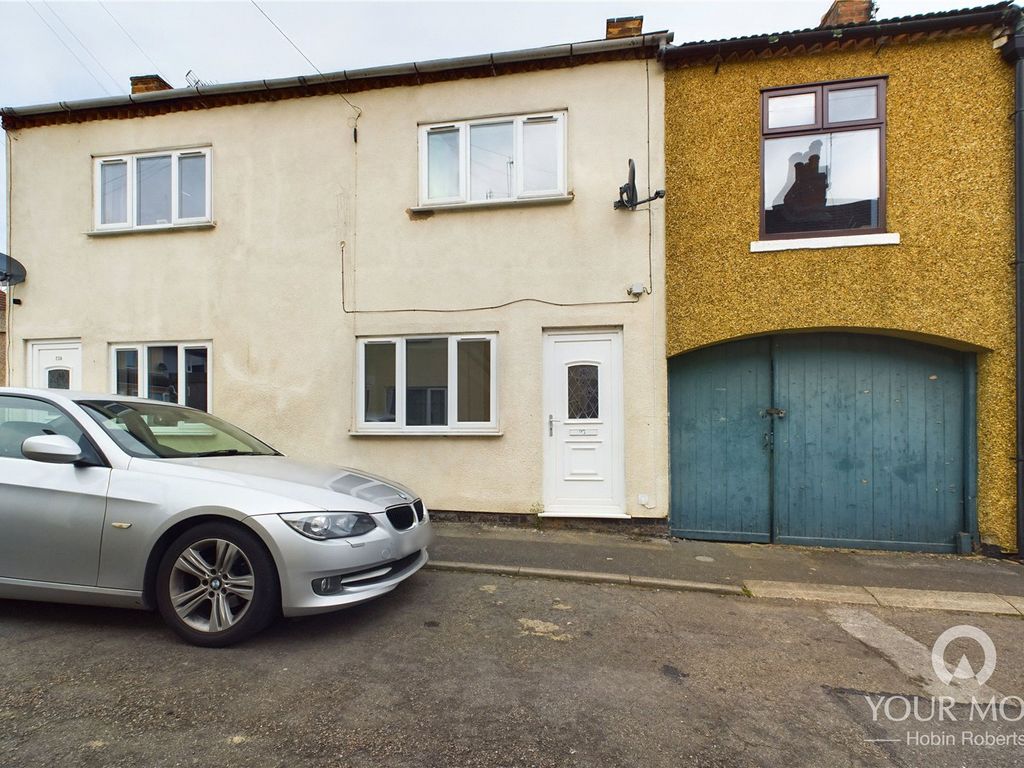2 bed terraced house for sale in Burghley Close, Desborough, Kettering