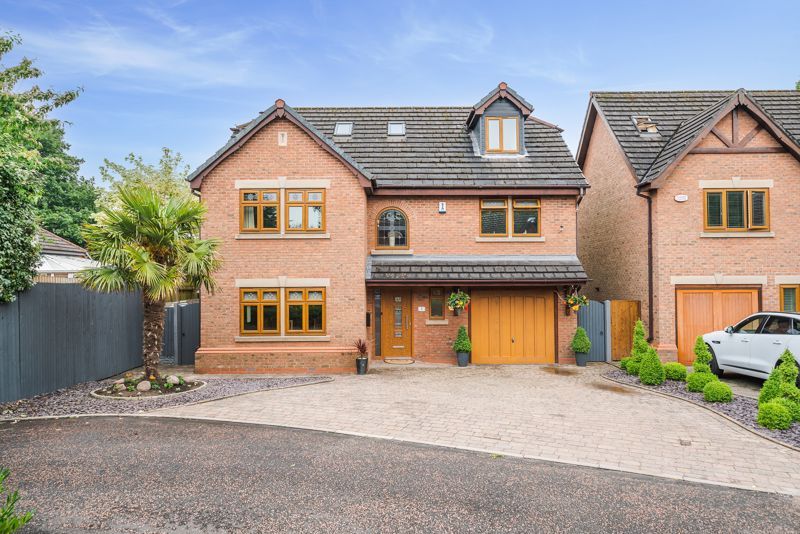 6 bed detached house for sale in Apple Tree Close, Euxton, Chorley PR7