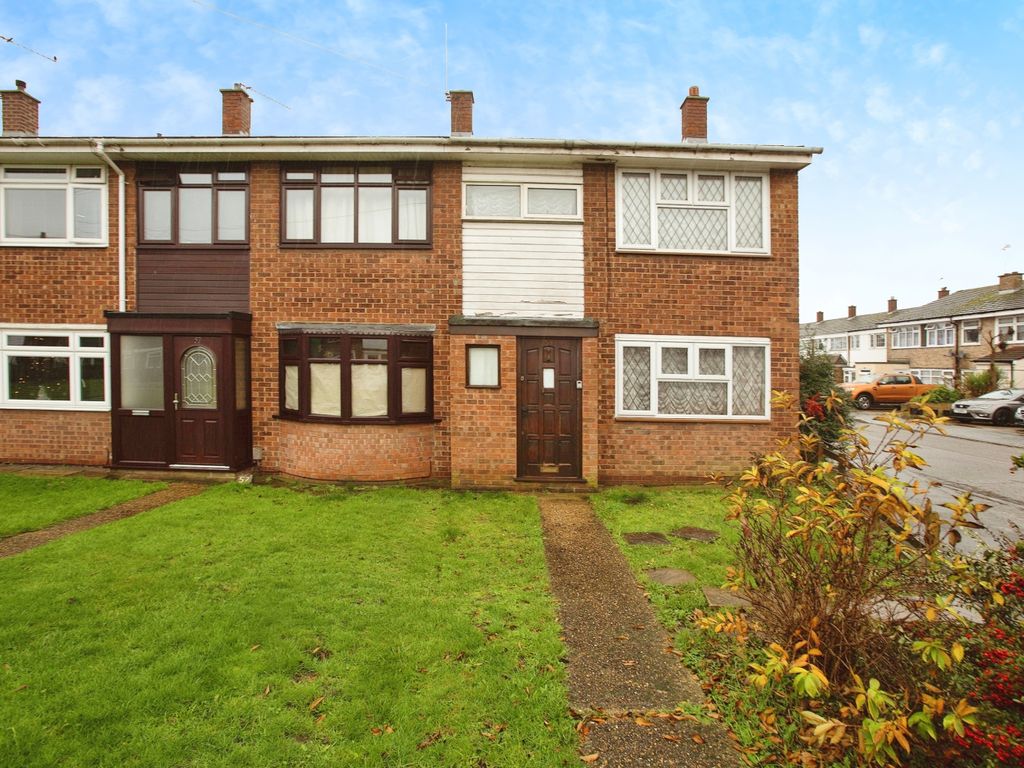 3 bed end terrace house for sale in Swallow Walk, Hornchurch RM12, £