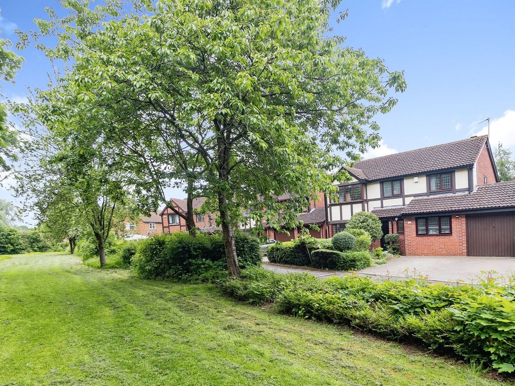 4 bed detached house for sale in Countisbury, Furzton, Milton Keynes