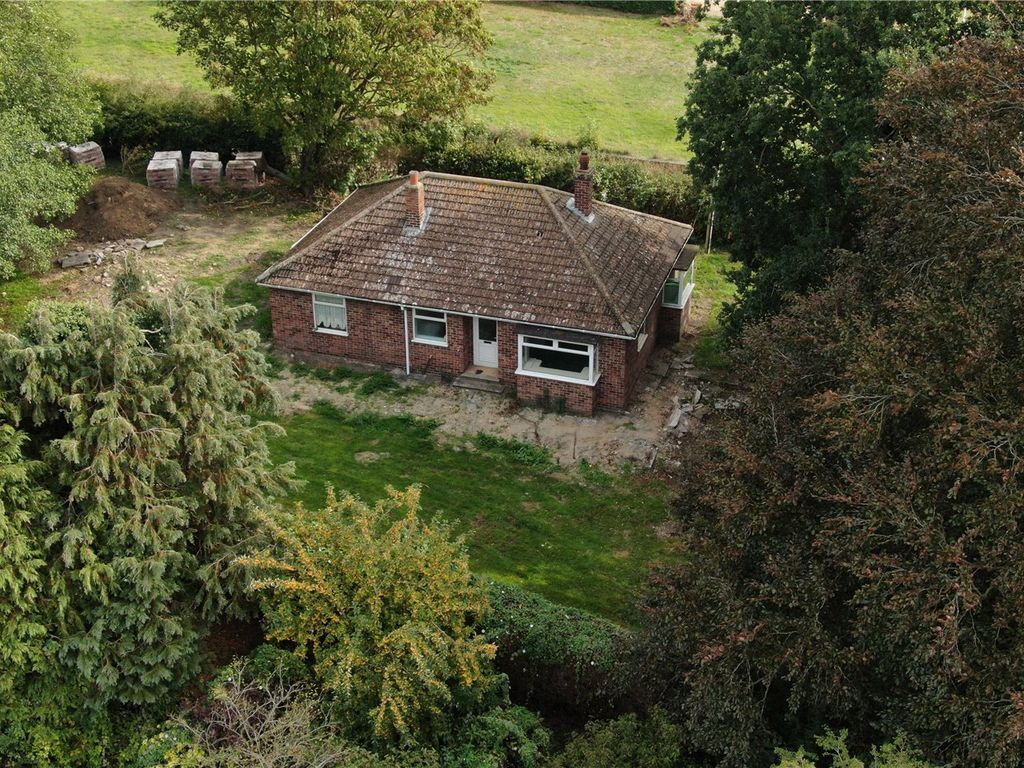 3 bed bungalow for sale in Main Street, Dorrington, Lincoln