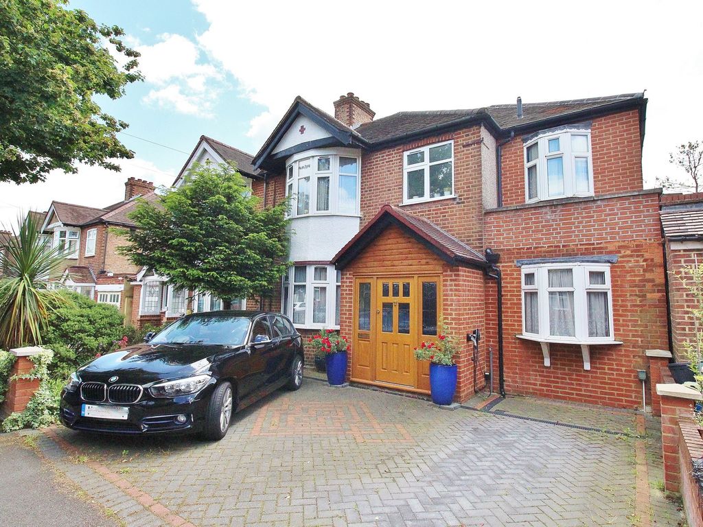 4 bed semidetached house for sale in Northumberland Avenue, Isleworth TW7, £950,000 Zoopla
