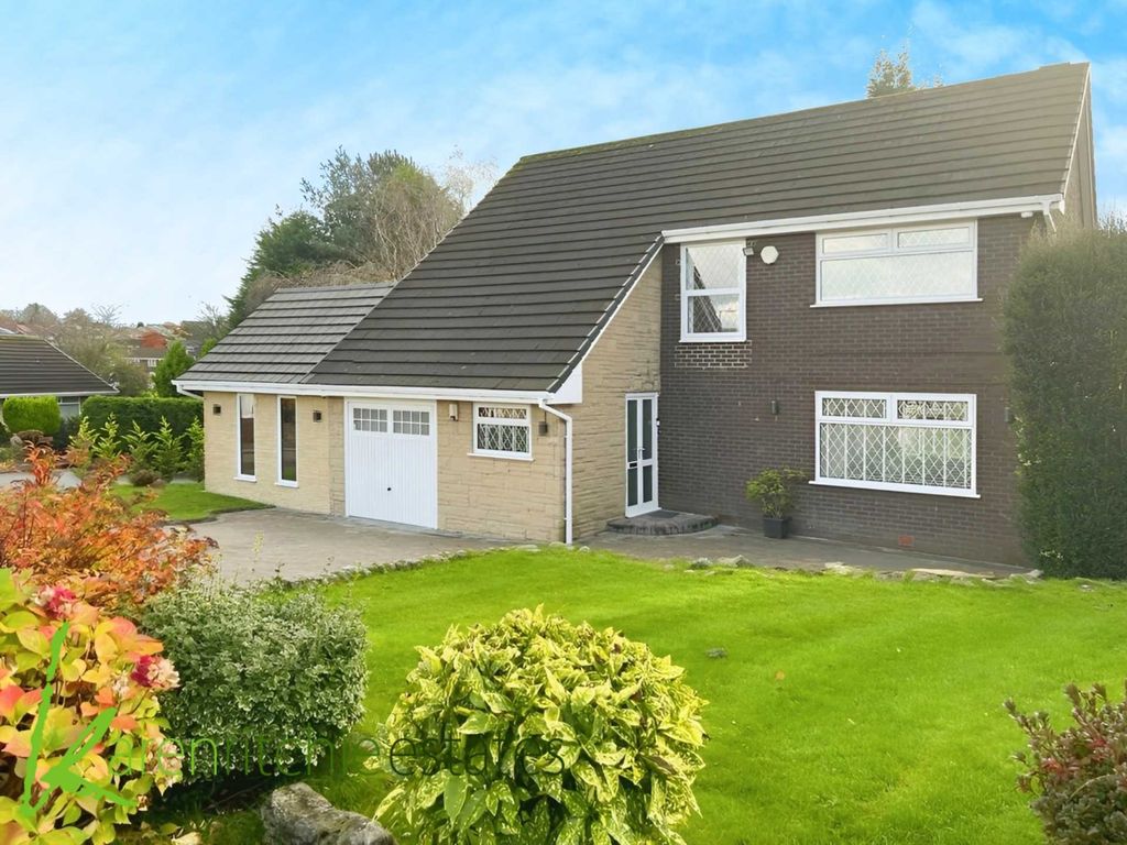 5 bed detached house for sale in Kilmaine Drive, Ladybridge, Bolton