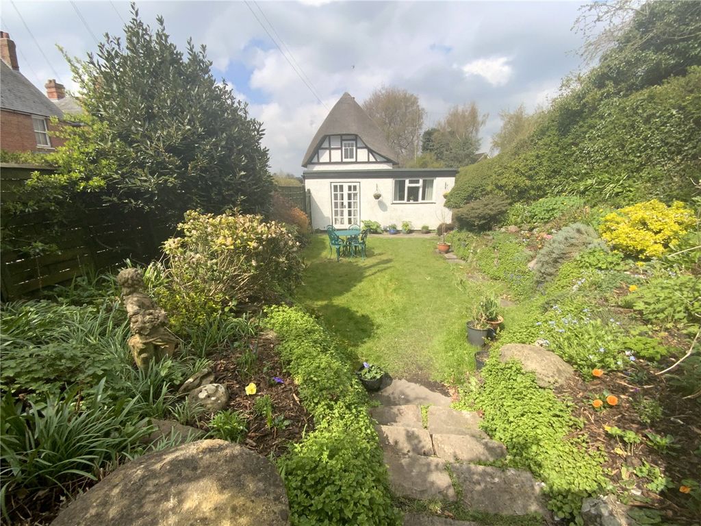 4 bed semidetached house for sale in London Road, Marlborough